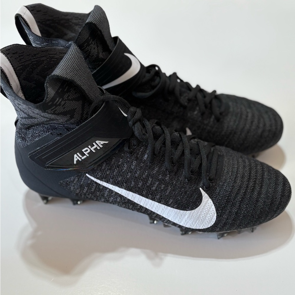Nike Alpha Menace Elite 2 Football Cleats size 12.5 men’s NWOT